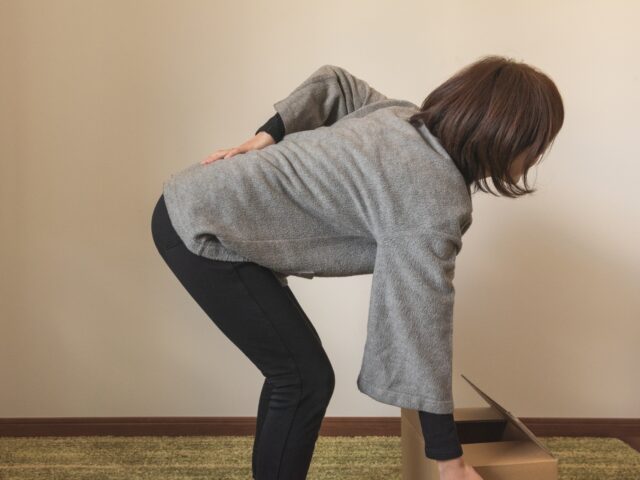 朝起きた時の腰痛の原因は？篠崎の専門家が教える3つの改善法