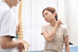 慢性肩こりの女性