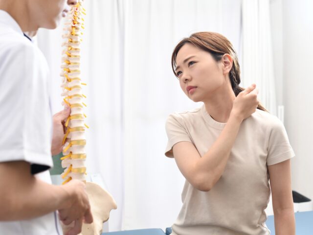 篠崎で肩こりにお悩みなら｜篠崎あさひろ鍼灸整骨院が解説する原因と治療法